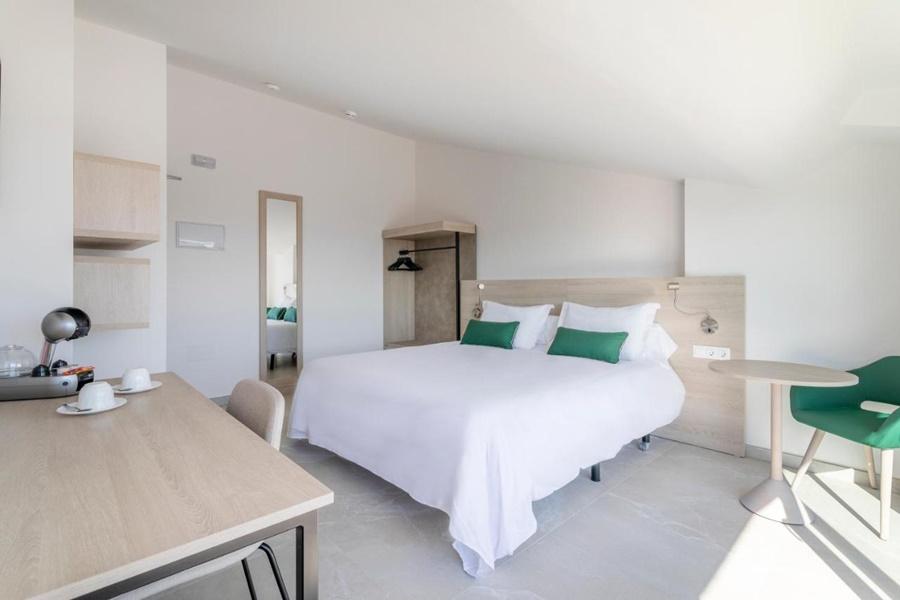 Halley Hotel & Apartments Affiliated By Melia بينايدورم المظهر الخارجي الصورة